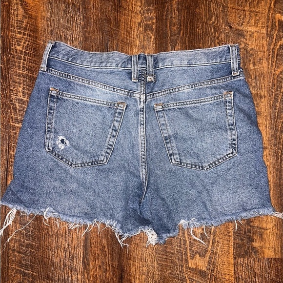 We the Free Women's Distressed Cutoff Jean Shorts Medium Wash Blue Size 29 - Picture 3 of 7
